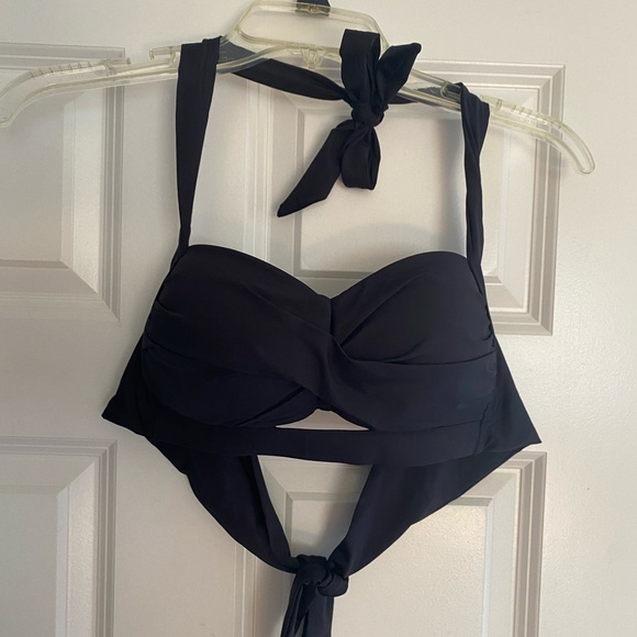 Reaction Kenneth Cole Other - Kenneth Cole black banded halter twist front bikini top